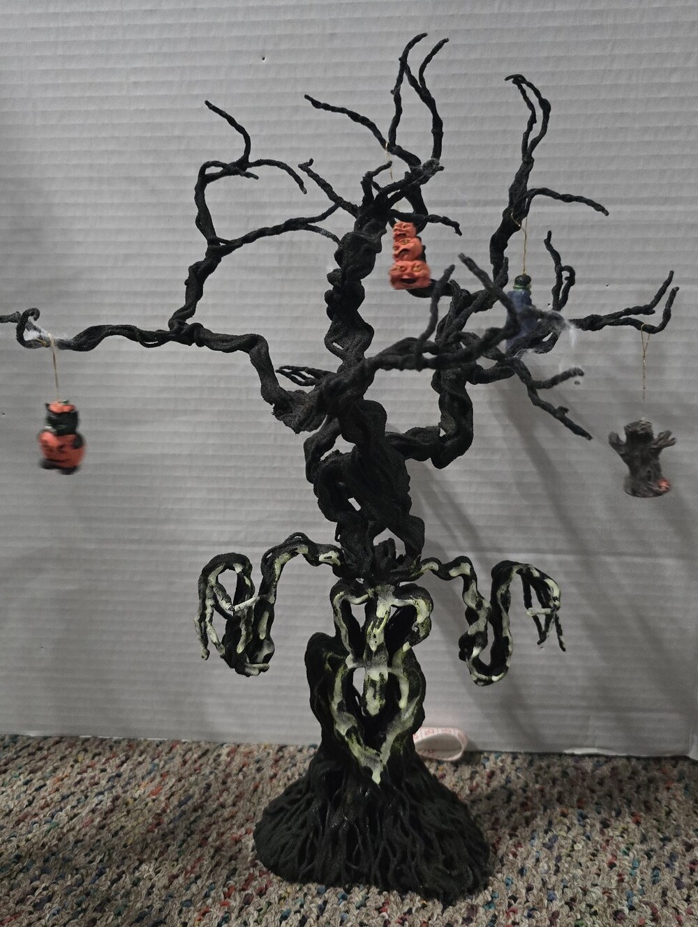 15.5" Tall Small Halloween Tree w/ 4 Ornaments Black Glow In The Dark Face